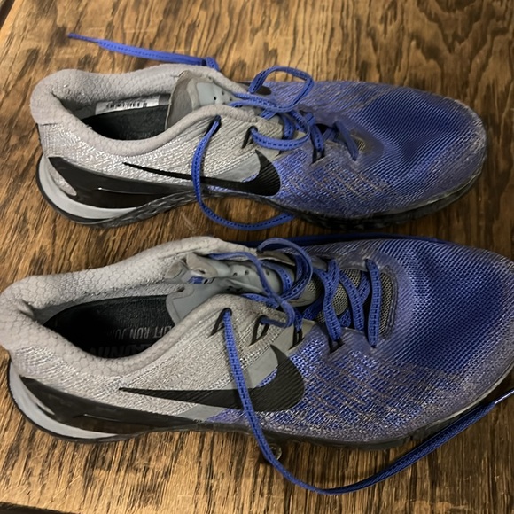 Nike Metcons - Picture 4 of 5